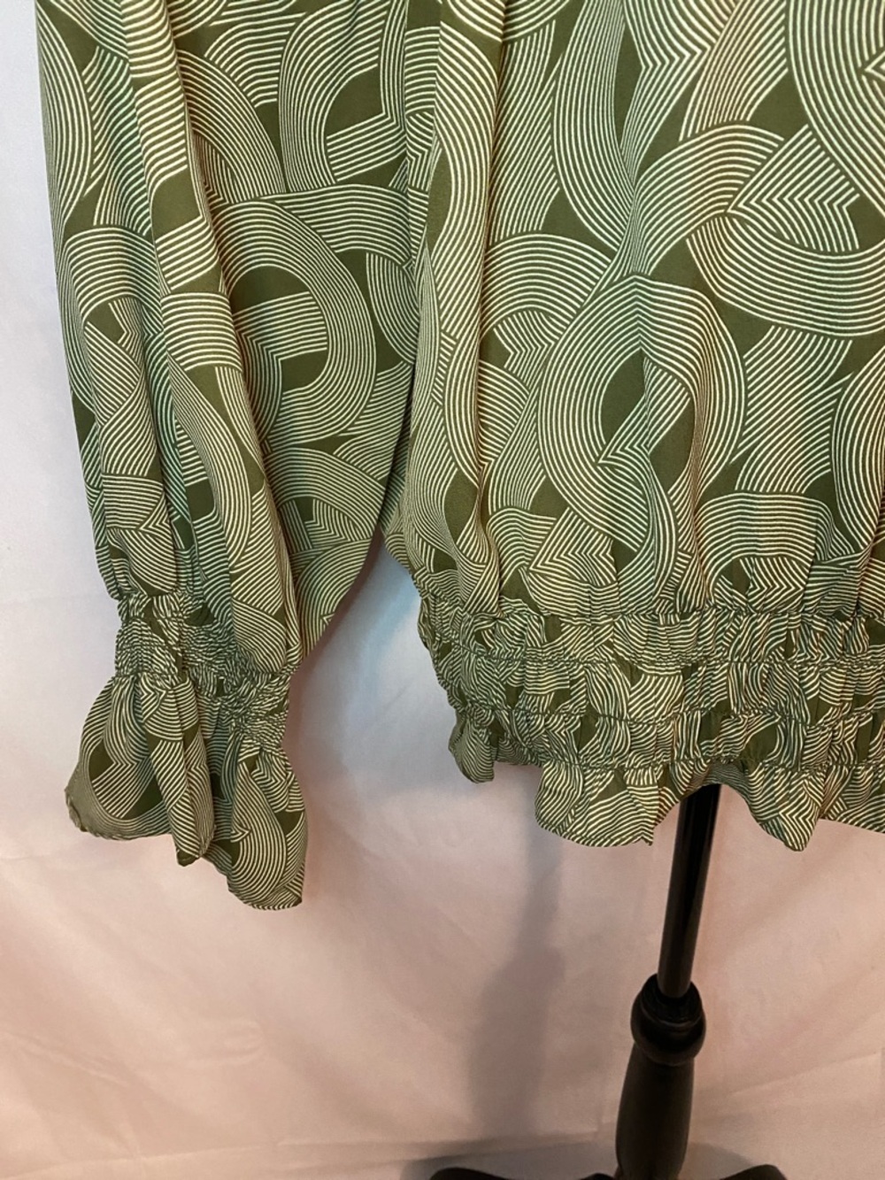 Worthington Olive Green Abstract-Print Long-Sleeve Smocked Blouse - Picture 3 of 12